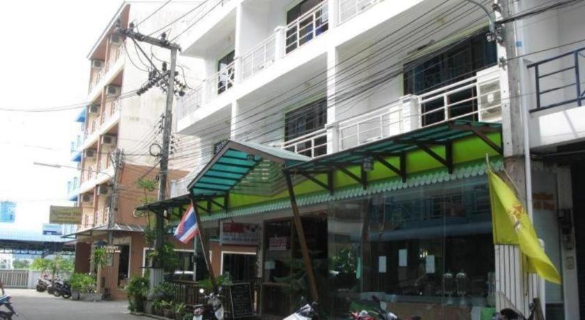 Triple Rund Place Hotel Patong Buitenkant foto
