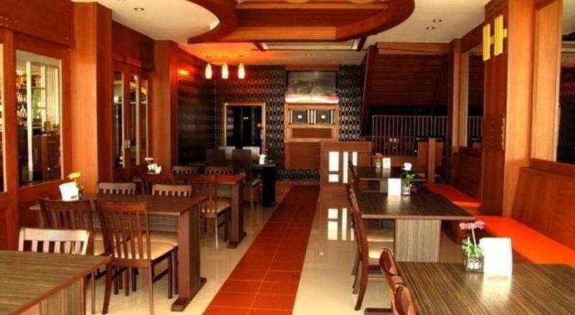 Triple Rund Place Hotel Patong Buitenkant foto
