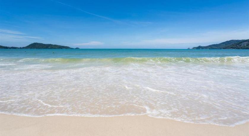 Triple Rund Place Hotel Patong Buitenkant foto